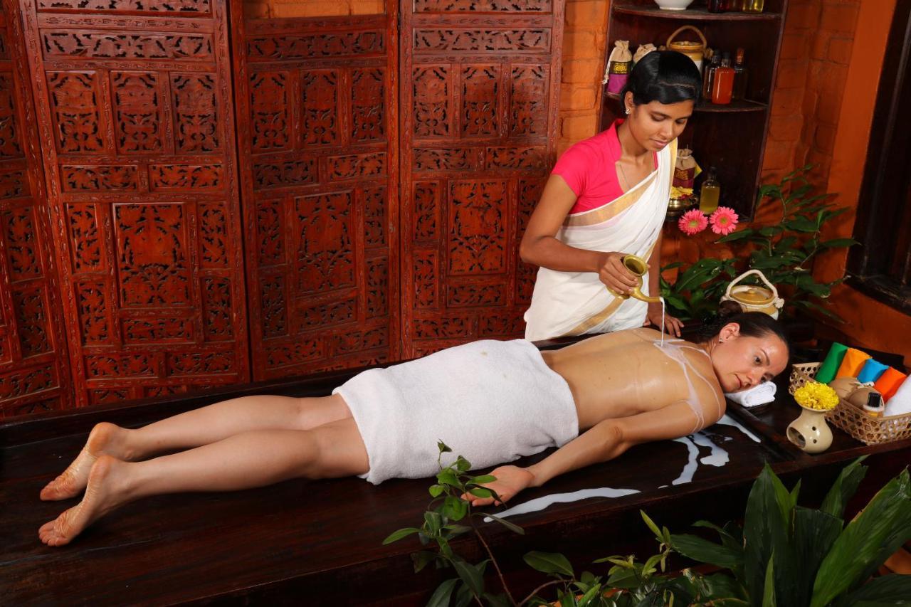Ayursoma Ayurveda Royal Retreat Hotel Kovalam Bagian luar foto